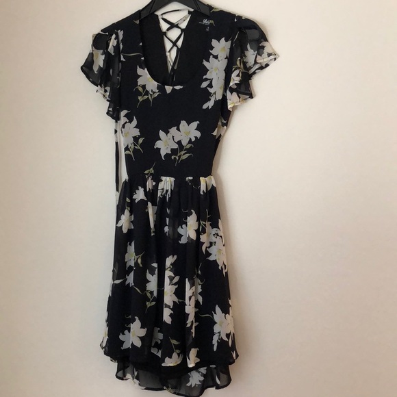 Lulus - Picture 1 of 1